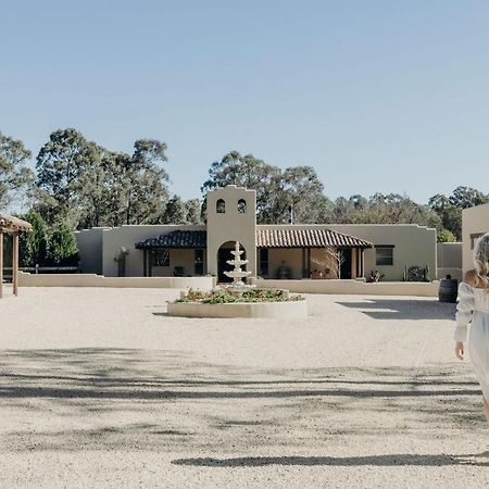 Casa La Vina Pokolbin - Romantic Villas With Outdoor Hot Tubs And Fireplaces المظهر الخارجي الصورة