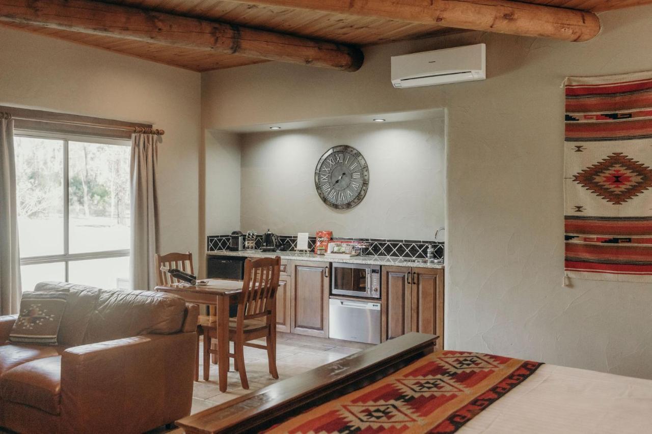 Casa La Vina Pokolbin - Romantic Villas With Outdoor Hot Tubs And Fireplaces المظهر الخارجي الصورة