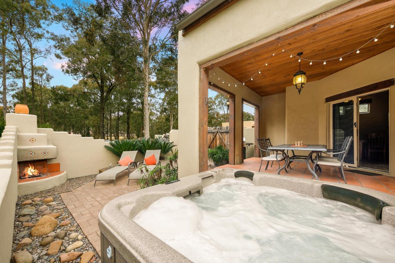 Casa La Vina Pokolbin - Romantic Villas With Outdoor Hot Tubs And Fireplaces المظهر الخارجي الصورة